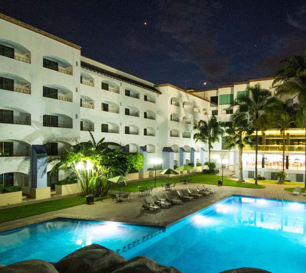 Hotel Gran Plaza & Convention Center Γκουαναχουάτο Εξωτερικό φωτογραφία