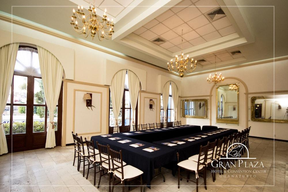 Hotel Gran Plaza & Convention Center Γκουαναχουάτο Εξωτερικό φωτογραφία
