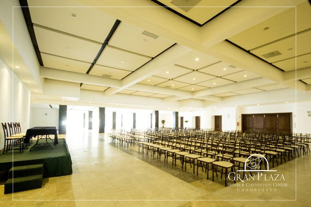 Hotel Gran Plaza & Convention Center Γκουαναχουάτο Εξωτερικό φωτογραφία