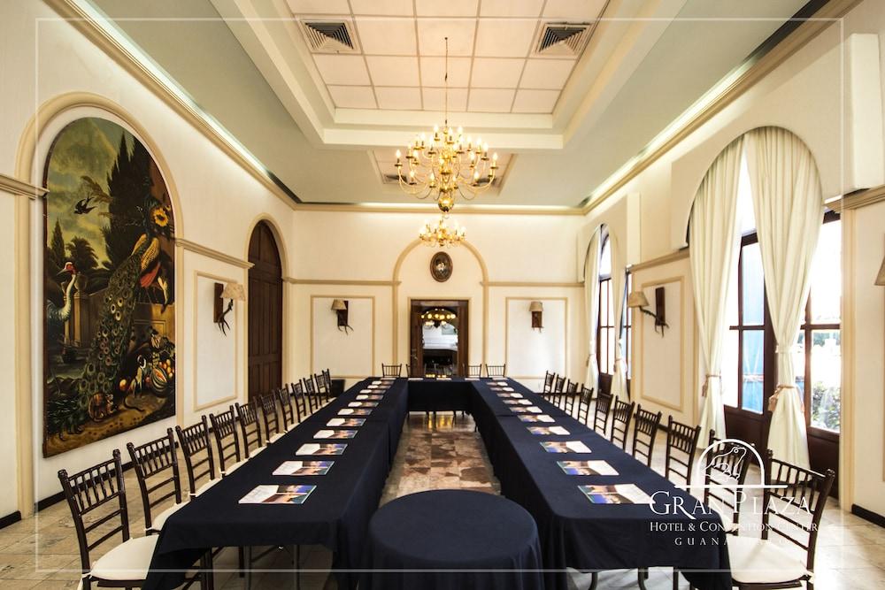 Hotel Gran Plaza & Convention Center Γκουαναχουάτο Εξωτερικό φωτογραφία