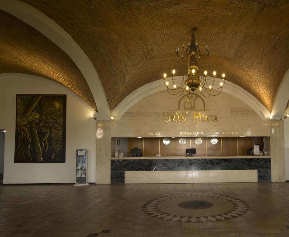Hotel Gran Plaza & Convention Center Γκουαναχουάτο Εξωτερικό φωτογραφία