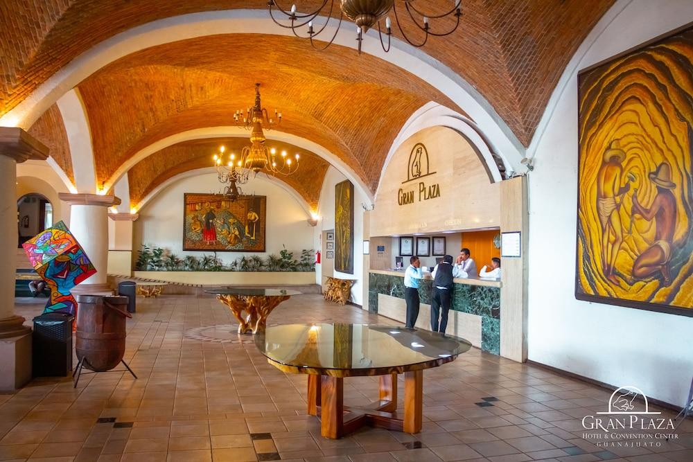 Hotel Gran Plaza & Convention Center Γκουαναχουάτο Εξωτερικό φωτογραφία