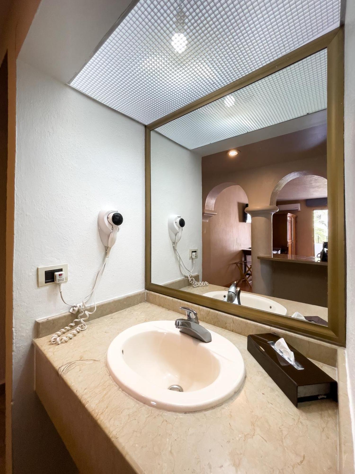 Hotel Gran Plaza & Convention Center Γκουαναχουάτο Εξωτερικό φωτογραφία