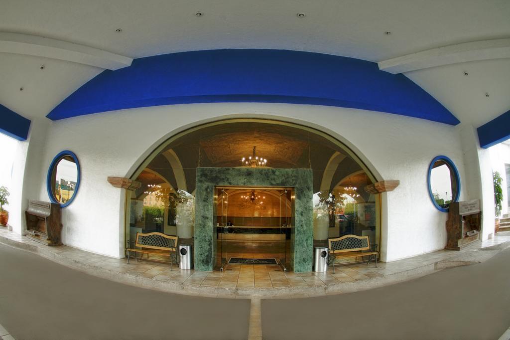 Hotel Gran Plaza & Convention Center Γκουαναχουάτο Εξωτερικό φωτογραφία